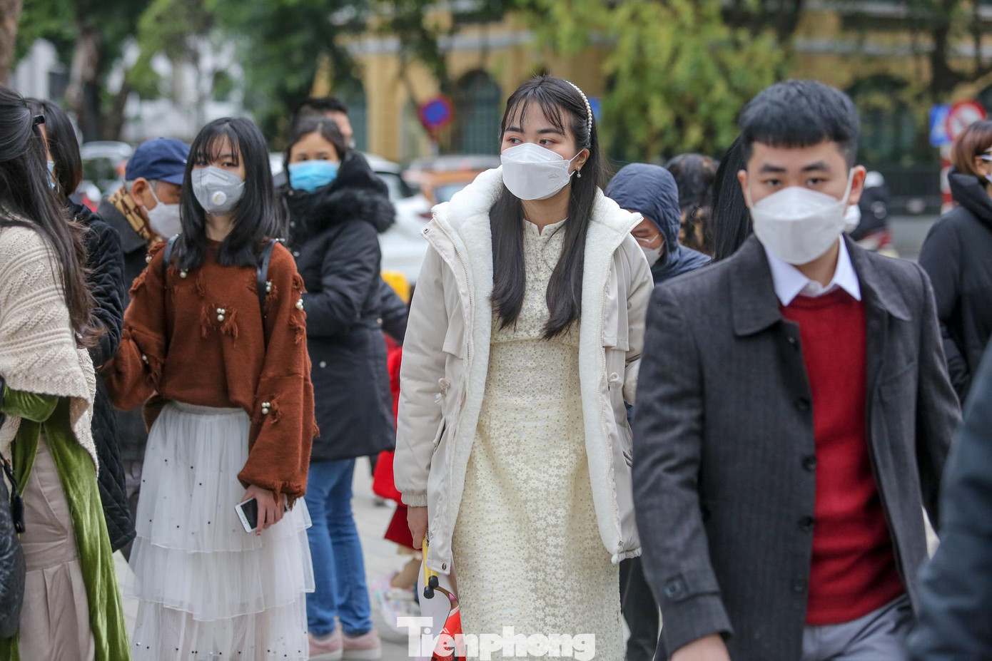 Không khí Tết tràn ngập đường xung quanh hồ Hoàn Kiếm.