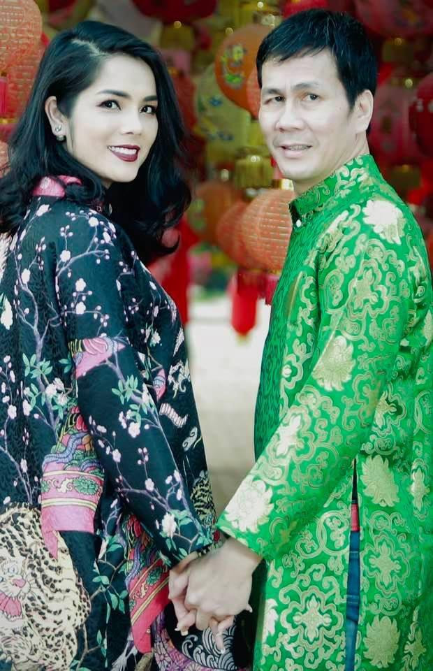 Kiều Thanh hạnh phúc với việc nội trợ, chăm sóc chồng con. Kiều Thanh hạnh phúc với việc nội trợ, chăm sóc chồng con.