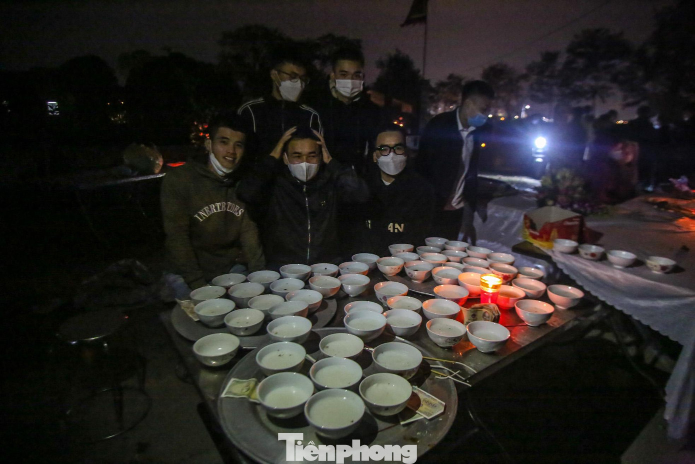 Gian hàng đặc biệt với những bát cháo trắng.