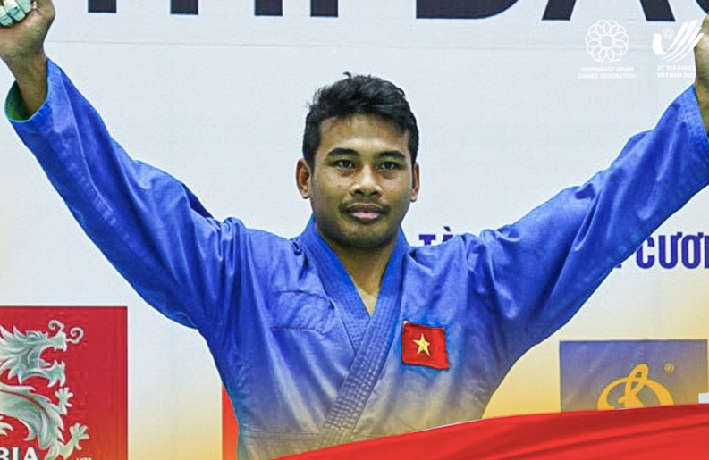 Tương tự Minh Quân, Trần Thương đã chiến thắng trước một võ sĩ Việt Nam khác là Lê Duy Thành hạng cân dưới 90kg, qua đó bảo vệ thành công tấm HCV SEA Games. Chiến thắng của Trần Thương khép lại một ngày vàng của bộ môn Kurash.