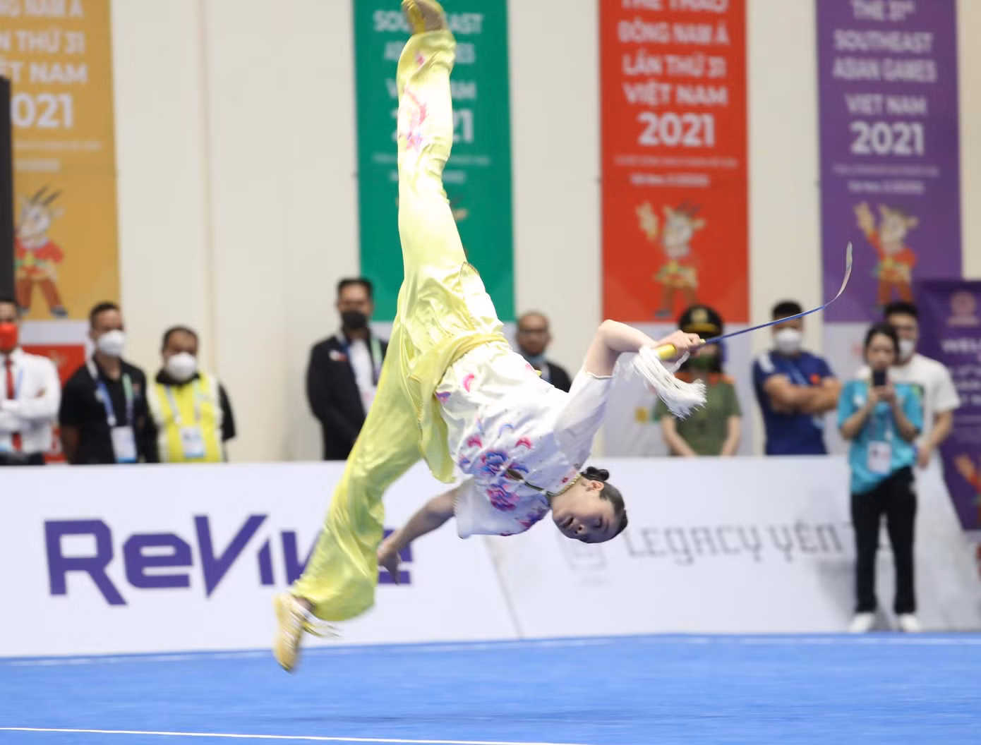 Trước đó, Thuý Vi từng giành 4 HCV ở 3 kỳ SEA Games liên tiếp trong các năm 2013, 2015, 2017 ở nội dung sở trường kiếm thuật và thương thuật.