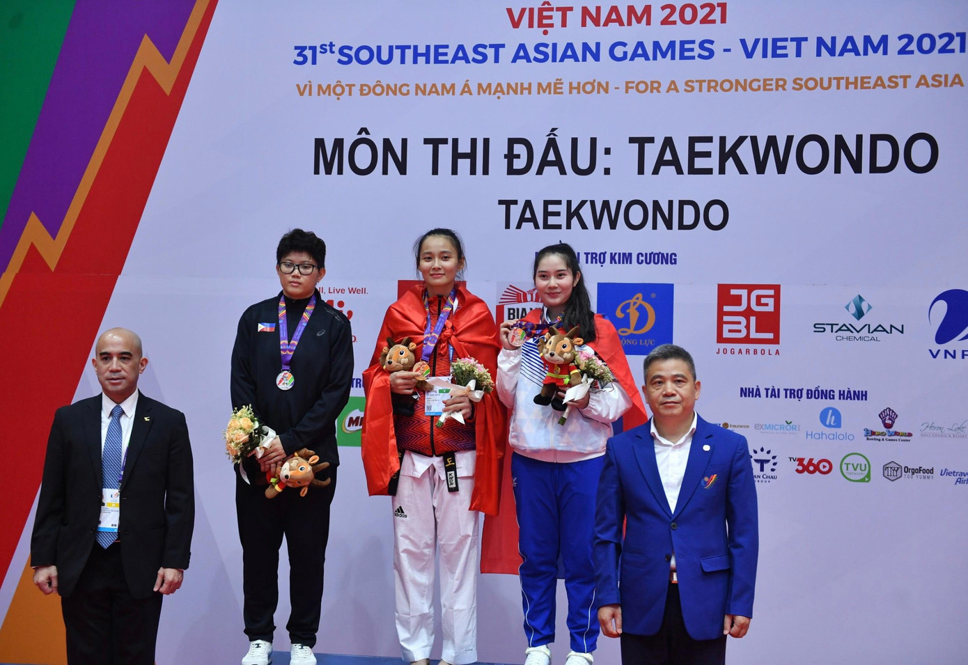 Trực tiếp SEA Games 31 ngày 18/5: Giành 21 HCV, Đoàn TTVN 'cô độc' trên đỉnh bảng ảnh 50