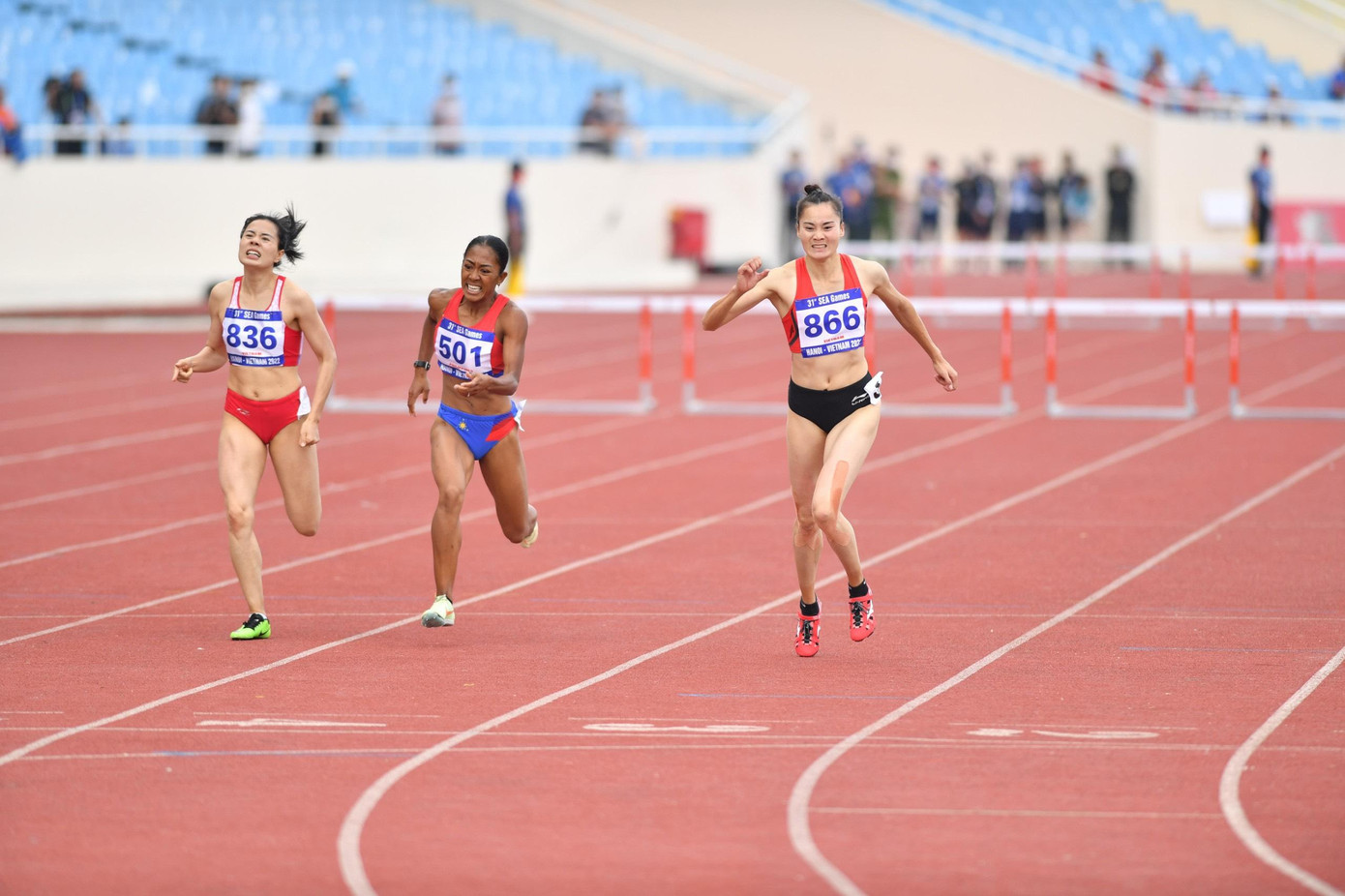 Trực tiếp SEA Games 31 ngày 17/5: Đội bơi 4x200m nam phá kỷ lục SEA Games ảnh 20