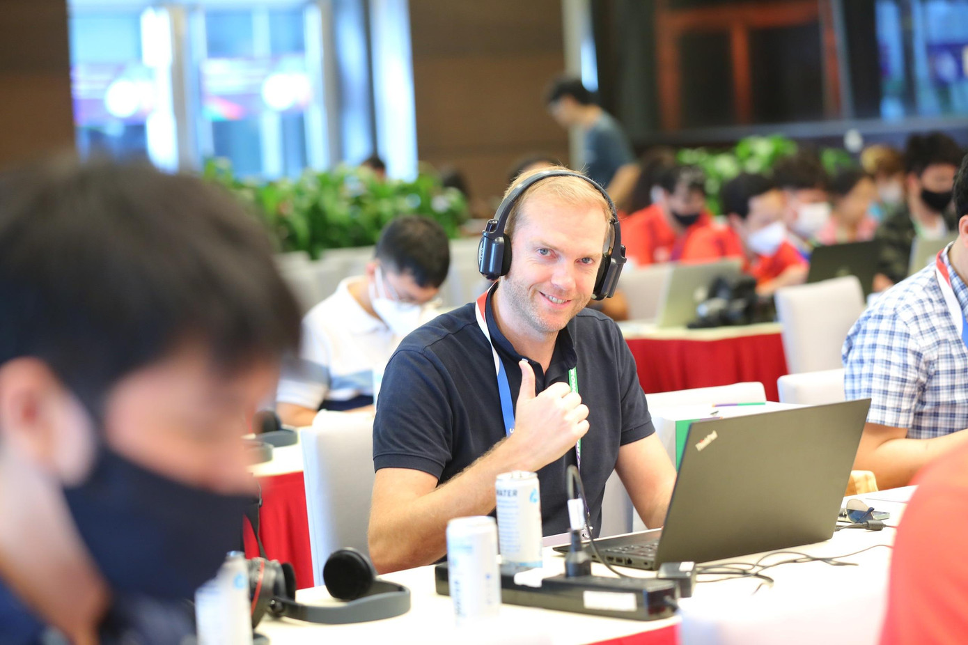 Hệ thống đường truyền internet tốc độ cao miễn phí được kết nối thông qua 2 hình thức mạng LAN và Wifi cũng đã được đưa vào hoạt động, nút mạng chờ đảm bảo kết nối tốc độ cao do VNPT cung cấp.