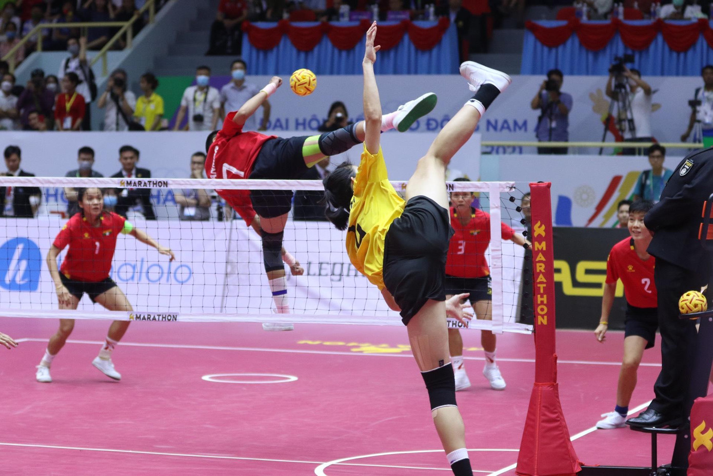 Trực tiếp SEA Games ngày 21/5:Bóng đá nữ thắng Thái Lan, TTVN cán mốc 180 HCV ảnh 20