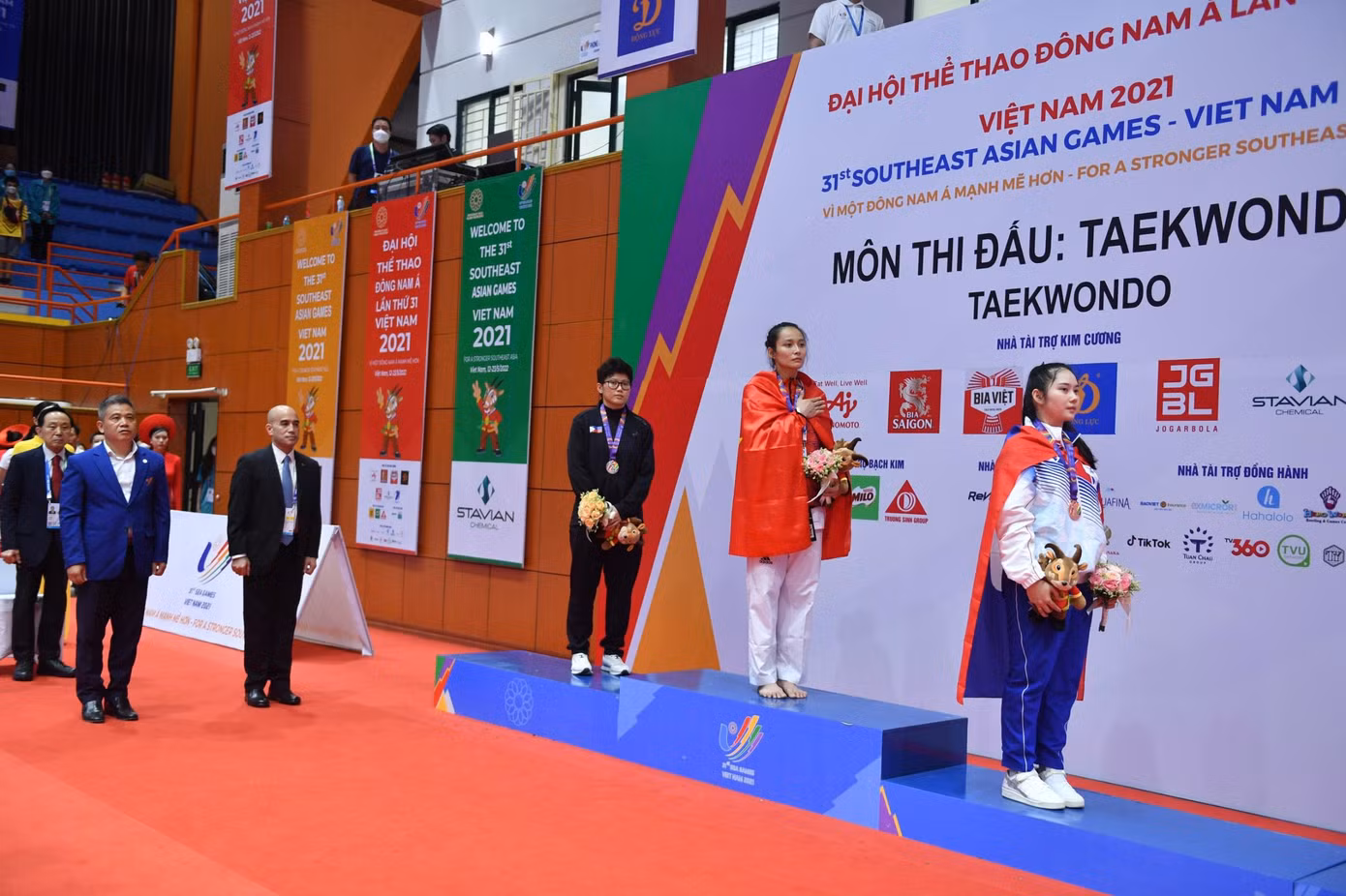 Trực tiếp SEA Games 31 ngày 18/5: Giành 21 HCV, Đoàn TTVN 'cô độc' trên đỉnh bảng ảnh 49
