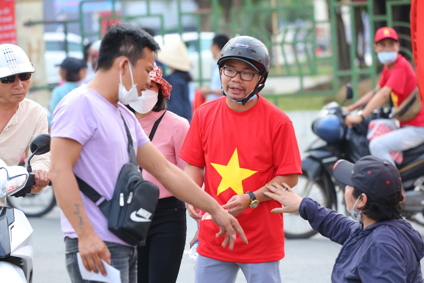 Phú Thọ rộn ràng đón trận đại chiến U23 Việt Nam gặp U23 Indonesia ảnh 12 Phú Thọ rộn ràng đón trận đại chiến U23 Việt Nam gặp U23 Indonesia ảnh 12