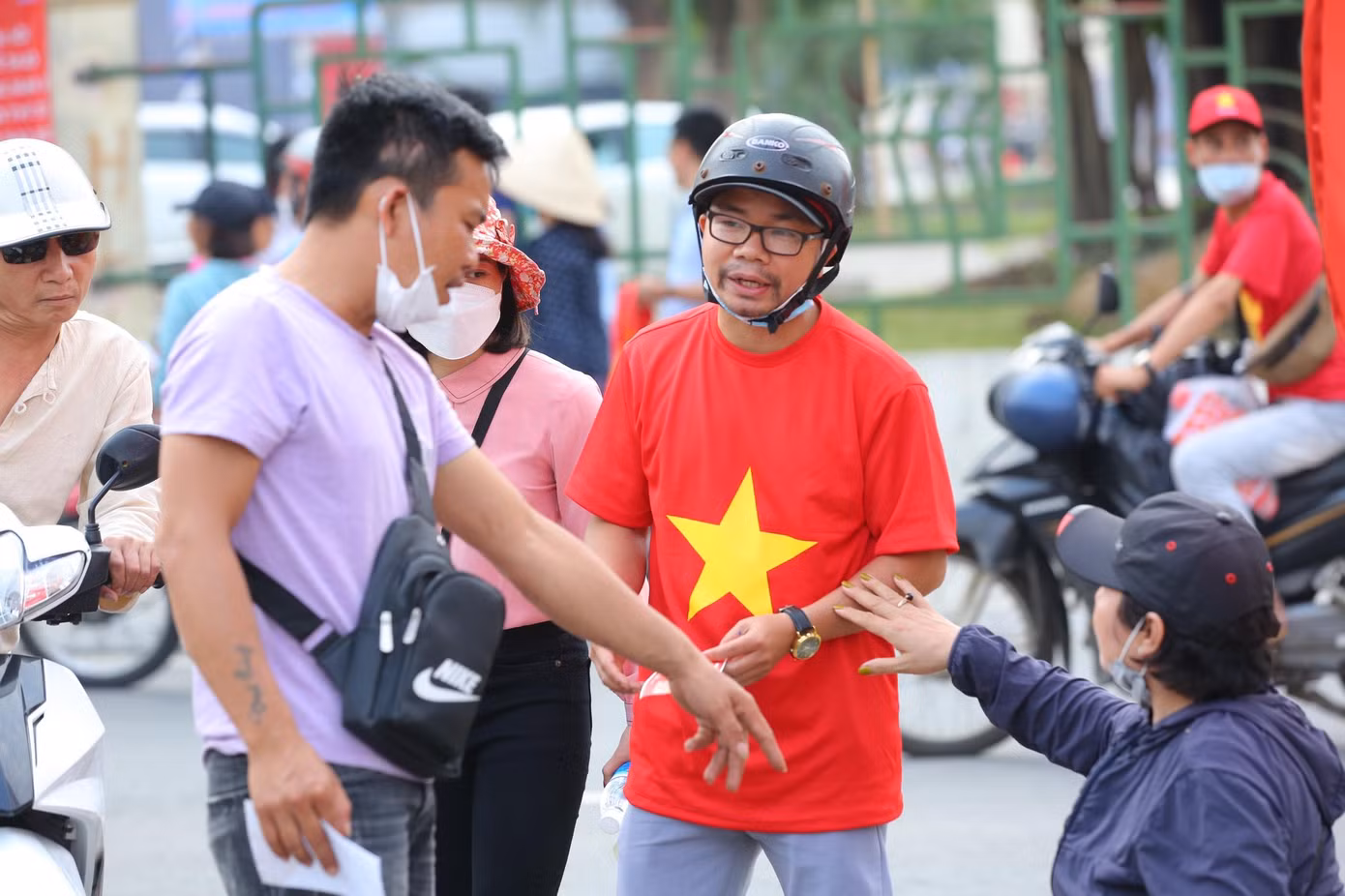 Phú Thọ rộn ràng đón trận đại chiến U23 Việt Nam gặp U23 Indonesia ảnh 12