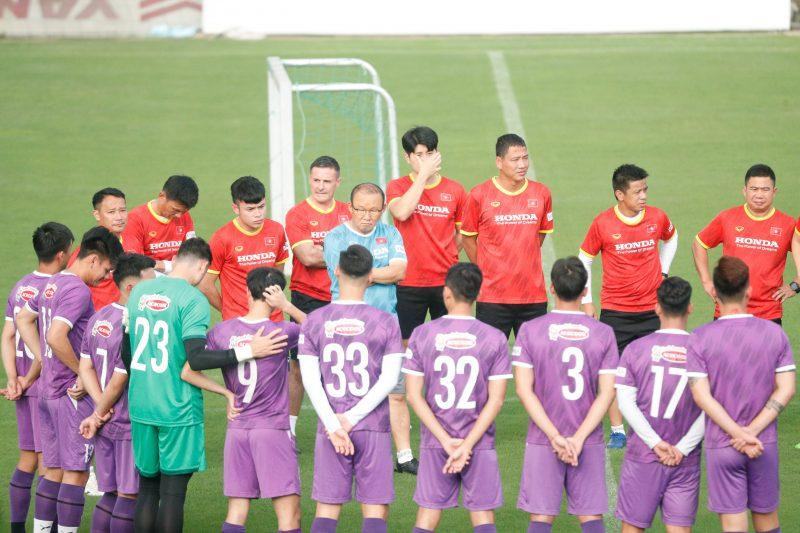 Chiều 26/5, trên sân Trung tâm đào tạo bóng đá trẻ Việt Nam (Hà Nội), đội tuyển Việt Nam bước vào buổi tập đầu tiên trong quá trình chuẩn bị cho trận giao hữu quốc tế với đội tuyển Afghanistan vào ngày 1/6 tới. Chiều 26/5, trên sân Trung tâm đào tạo bóng đá trẻ Việt Nam (Hà Nội), đội tuyển Việt Nam bước vào buổi tập đầu tiên trong quá trình chuẩn bị cho trận giao hữu quốc tế với đội tuyển Afghanistan vào ngày 1/6 tới.