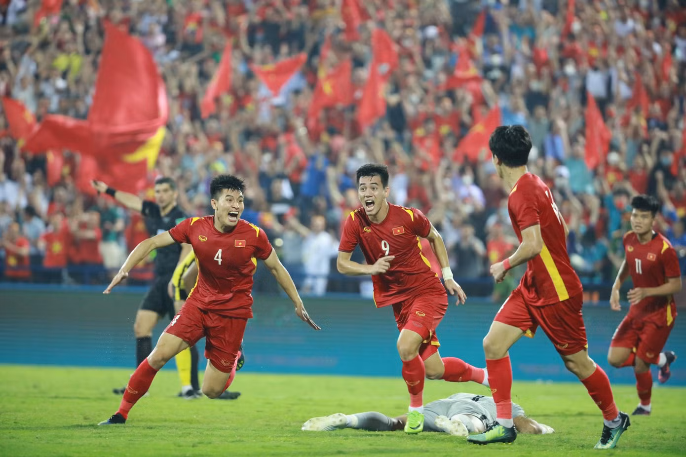 Sau 19 năm, kể từ kỳ Đại hội năm 2003 trên sân nhà, U23 Việt Nam mới tái đấu Thái Lan ở chung kết SEA Games trên sân Mỹ Đình.