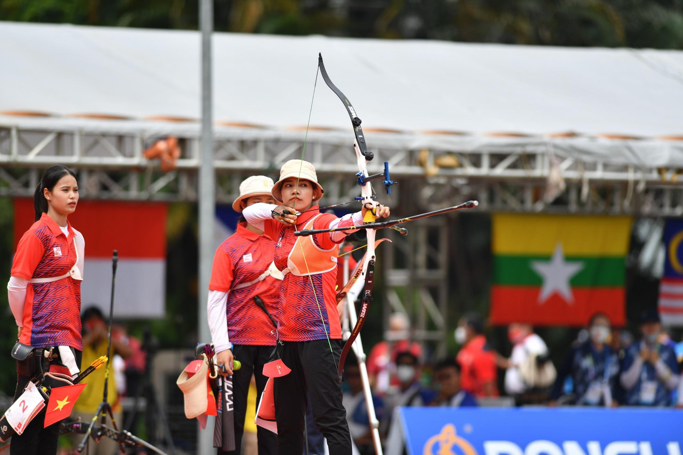 Trực tiếp SEA Games 31 ngày 18/5: Giành 21 HCV, Đoàn TTVN 'cô độc' trên đỉnh bảng ảnh 11
