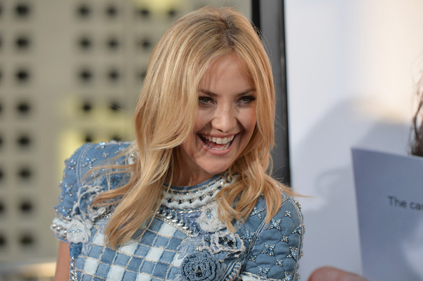 "Tôi không nói là mình sẽ từ bỏ phim ảnh nhưng quả thực tôi luôn cảm thấy khó khăn khi phải quyết định xa con đi đóng phim. Vì thế tôi chỉ chọn đóng những phim tôi thực sự thích trong thời gian này.".