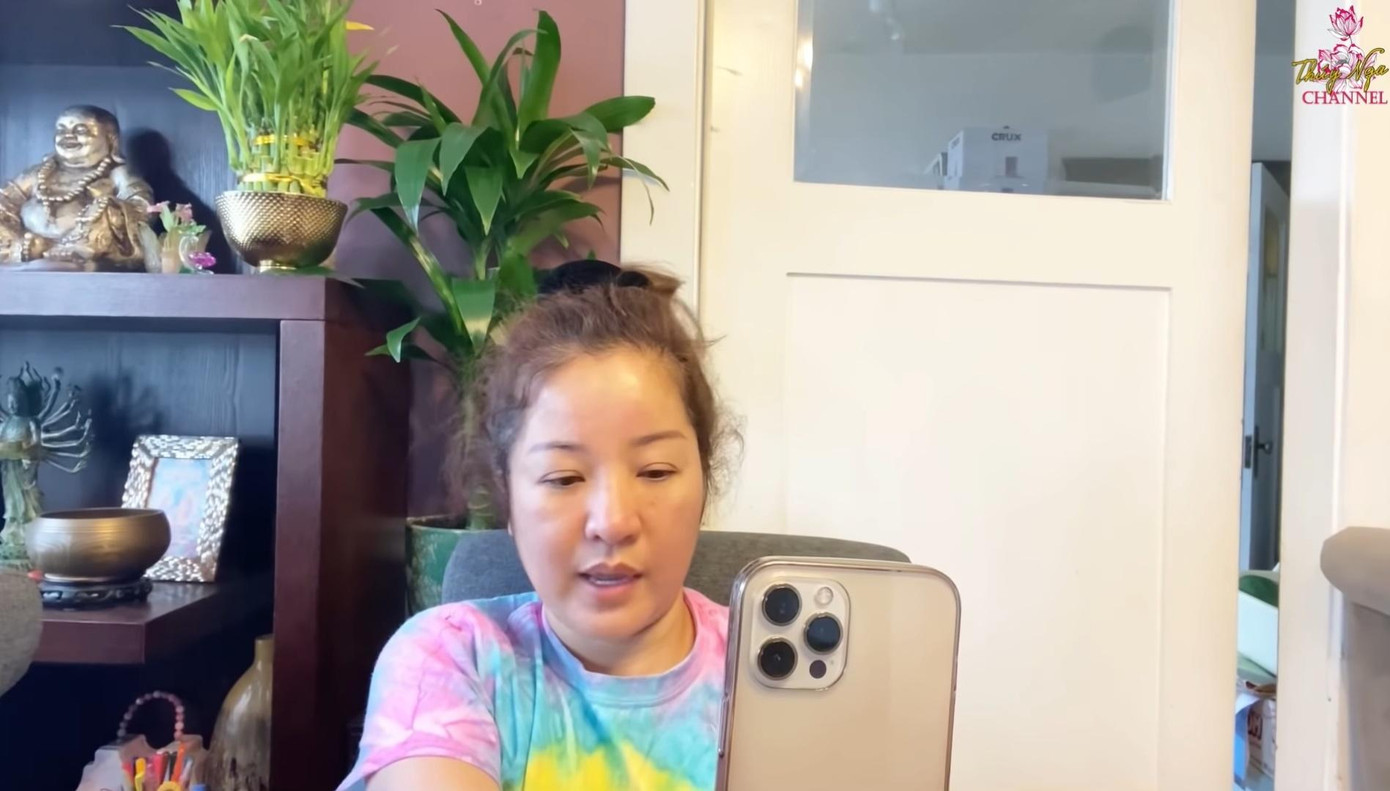 Thúy Nga nói chuyện với người phụ nữ tự nhận là họ hàng của Kim Ngân