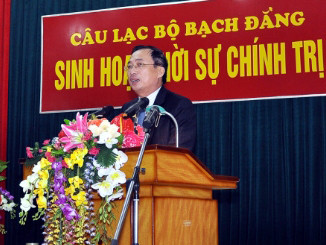 Bí thư Thành ủy Hải Phòng Nguyễn Văn Thành nói chuyện tại CLB Bạch Đằng sáng 17-2.