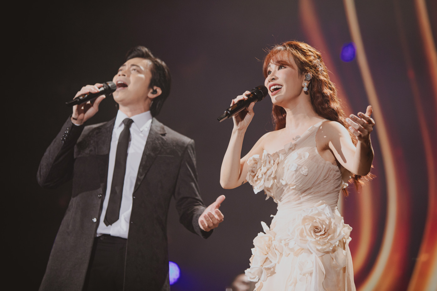 Đỗ Bảo cho hay anh theo dõi khá kỹ và chỉ mời những giọng ca trẻ nào "hợp khẩu vị"