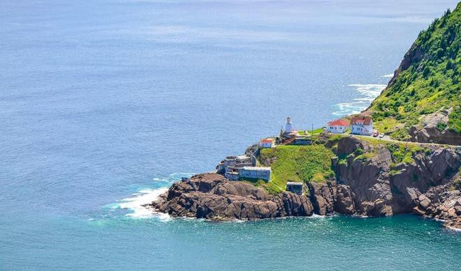 Quốc gia nào sau đây có hơn 10.000 bãi biển?