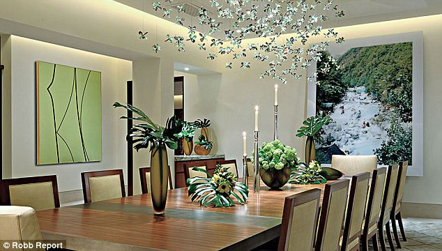 Nội thất được bài trí rất gọn và màu sắc nhã nhặn