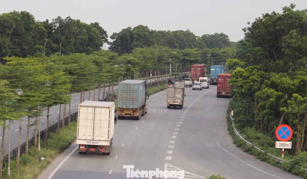 Với đoạn qua Hà Nội giao thông thường xuyên ùn tắc tại các đoạn giao với đường vào sân bay Nội Bài, cao tốc Hà Nội - Thái Nguyên, cao tốc Nội Bài - Lào Cai, cao tốc Hà Nội - Bắc Giang... Với đoạn qua Hà Nội giao thông thường xuyên ùn tắc tại các đoạn giao với đường vào sân bay Nội Bài, cao tốc Hà Nội - Thái Nguyên, cao tốc Nội Bài - Lào Cai, cao tốc Hà Nội - Bắc Giang...