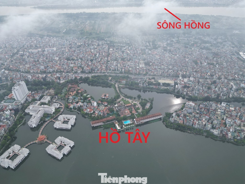 Đề xuất xây hầm qua Hồ Tây để kéo dài đường dẫn cầu Tứ Liên vượt sông Hồng đến phố Thụy Khuê.