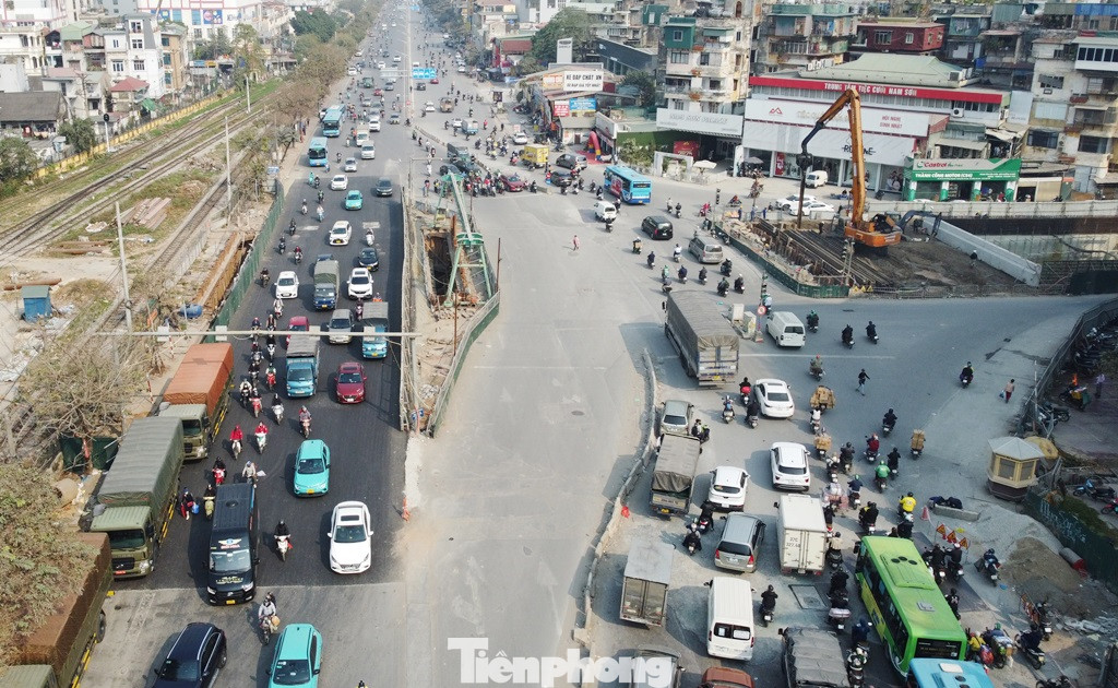 Thực trạng hạ tầng này giúp cho giao thông tại đoạn đường trên thông thoát nhanh, giảm ùn tắc.