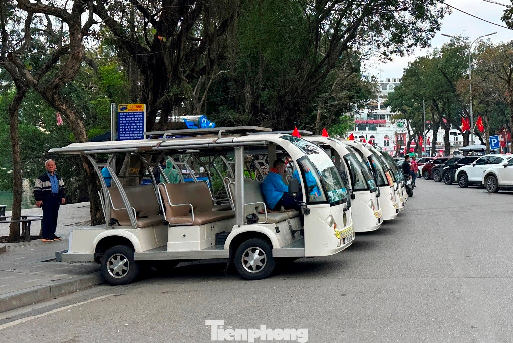 Cục CSGT cho biết, hiện trên các tuyến đường giao thông hỗn hợp tại các đô thị rất ít tuyến đường có biển báo hạn chế tốc độ từ 30 km/h trở xuống nên Cục CSGT khuyến cáo các xe này chỉ hoạt động trong khu du lịch.