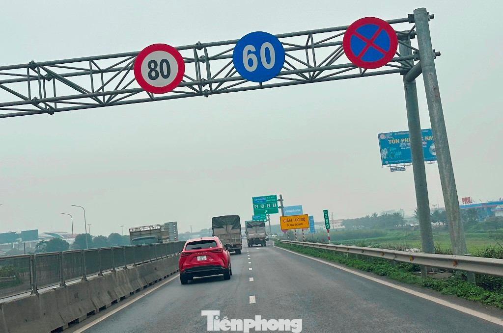 Trong công tác tổ chức giao thông tuyến cao tốc Cao Bồ - Mai Sơn cũng tồn tại bất cập khi cao tốc Pháp Vân - Cao Bồ xe được chạy với vận tốc cao nhất là 120 km/h, cao tốc Mai Sơn - QL45 là 90km/h, nhưng cao tốc Cao Bồ - Mai Sơn (nằm vào giữa) lại chỉ cho lưu thông 60 - 80km/h.