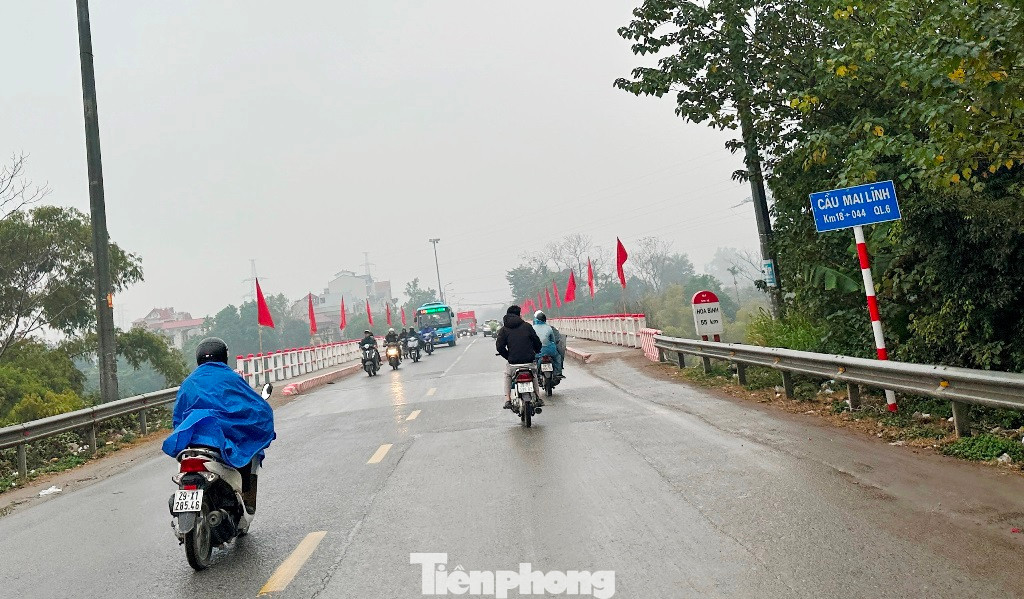 Ở hạng mục xây cầu Mai Lĩnh mới và dự án mở rộng Quốc lộ 6 do Ban QLDA đầu tư xây dựng công trình giao thông TP Hà Nội làm chủ đầu tư đoạn đi qua Hà Đông, sau tết vẫn chưa có công trường nào được thi công ở hiện trường.