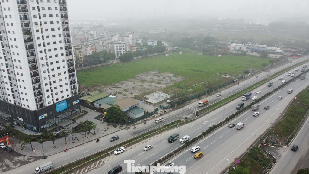 Người dân tại khu vực dự án bến xe Yên Sở cũng cho biết, hiện xung quanh bến xe đều có các tòa nhà chung cư cao tầng, nhà dân ở san sát, nếu hình thành một bến xe tại đây sẽ không còn phù hợp.