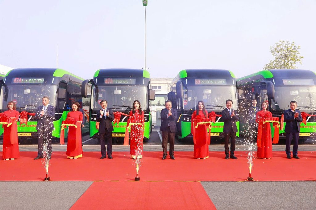 Lễ khai trương 3 tuyến sử dụng xe điện trong hôm nay