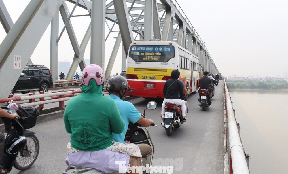 Một số loại ô tô trung chuyển khách và xe buýt được phép lưu thông qua cầu Chương Dương