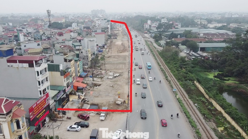 Để giảm ùn tắc giao thông, tránh quá tải cho cao tốc Pháp Vân - Cầu Giẽ vào những dịp cao điểm năm 2009, UBND thành phố Hà Nội đã phê duyệt Dự án cải tạo nâng cấp QL1 đoạn Ngọc Hồi - Văn Điển dài 4,8 km.