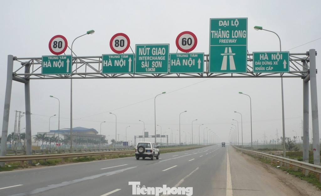 Lý giải về đề xuất trên, đại diện Sở Xây dựng Hà Nội (cơ quan được giao xây dựng dự thảo nghị quyết) vừa cho biết, đây là loại phí sử dụng đường cao tốc vừa được quy định mới trong Luật Giao thông đường bộ năm 2024. Lý giải về đề xuất trên, đại diện Sở Xây dựng Hà Nội (cơ quan được giao xây dựng dự thảo nghị quyết) vừa cho biết, đây là loại phí sử dụng đường cao tốc vừa được quy định mới trong Luật Giao thông đường bộ năm 2024.