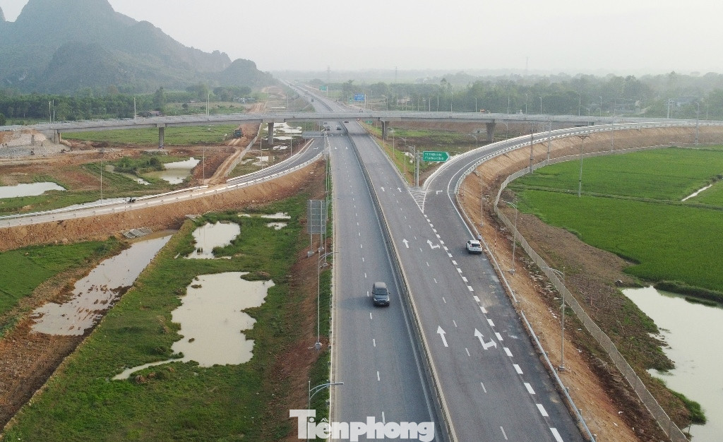 Dự án thuộc nhóm 11 dự án cao tốc Bắc Nam giai đoạn 1 được thông xe trong các năm 2023 - 2024. Dự án thuộc nhóm 11 dự án cao tốc Bắc Nam giai đoạn 1 được thông xe trong các năm 2023 - 2024.