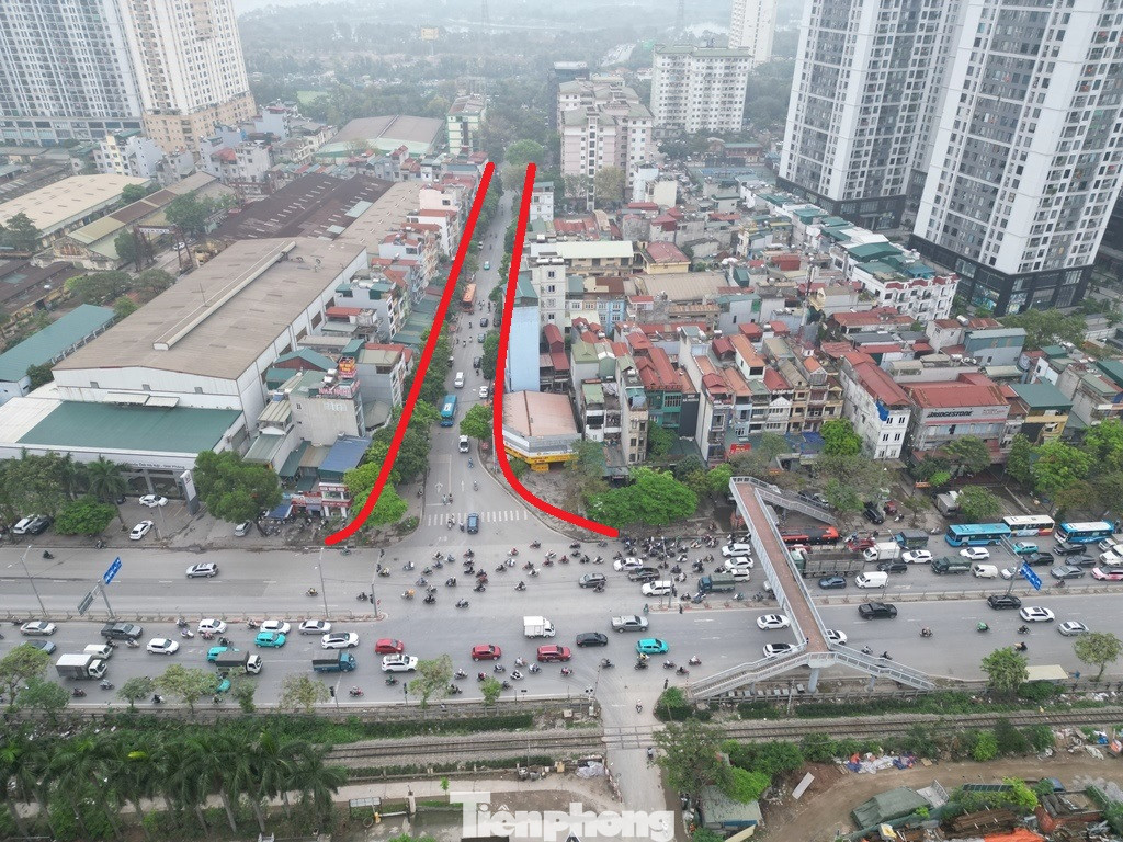 Từ thực tế này, các đơn vị quản lý và duy tu đường bộ tại khu vực phía Nam Hà Nội cho biết, hiện Ngõ 15 Ngọc Hồi đang có điểm cuối tại cao tốc Pháp Vân - Cầu Giẽ và đủ rộng để ô tô, xe tải lưu thông, nếu cơ quan chức năng điều chỉnh, tổ chức cho xe tải, xe khách đi vào ngõ này để ra cao tốc, sẽ giảm lưu lượng lớn đi vào nội thành.