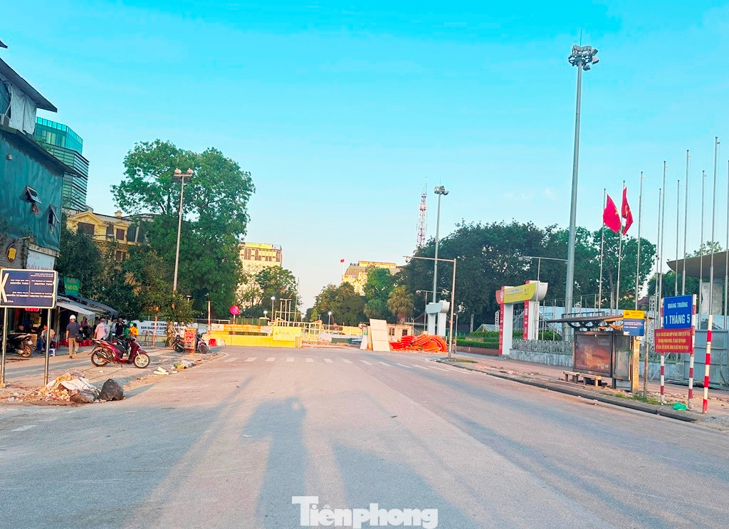 Ngoài ra, theo ghi nhận của phóng viên Tiền Phong, hiện đoạn phố Trần Hưng Đạo trước Cung văn hóa hữu nghị Việt Xô đã được di chuyển hàng rào, hoàn trả mặt bằng, tuy nhiên phương tiện từ phố Yết Kiêu sang phố Quán Sứ và ngược lại chưa thể lưu thông vì chưa có sự điều tiết, tổ chức giao thông của cơ quan chức năng.