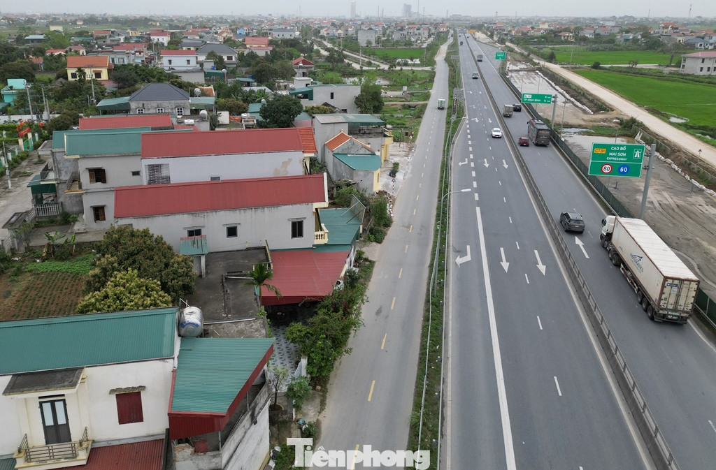 Dự án thi công và mở rộng lòng đường ở bên trái tuyến theo lộ trình Bắc - Nam, việc này giúp dự án không phải gặp nhiều nhà dân khi giải phóng mặt bằng.