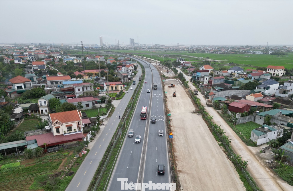 Sau khi được Chính phủ và Bộ Xây dựng đồng ý, ngày 7/3 vừa qua, UBND tỉnh Ninh Bình đã phối hợp với Bộ Xây dựng khởi công dự án mở rộng với tổng mức đầu tư hơn 1.800 tỷ đồng, thời gian hoàn thành năm 2026.