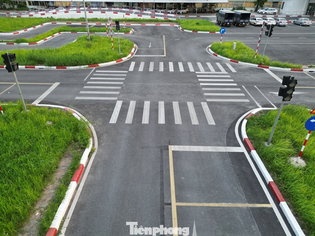 Hệ thống hạ tầng, trang thiết bị điện tử được lắp tại sân bãi sát hạch cũng để không nhiều tháng.