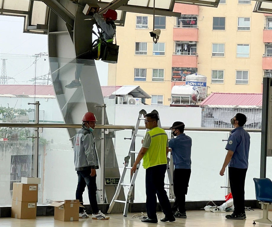 Tính đến cuối ngày 2/6, đơn vị đã hoàn thành thay mới và sửa chữa 5/5 màn hình giám sát camera tại các ga Yên Nghĩa, Hà Đông, La Thành.