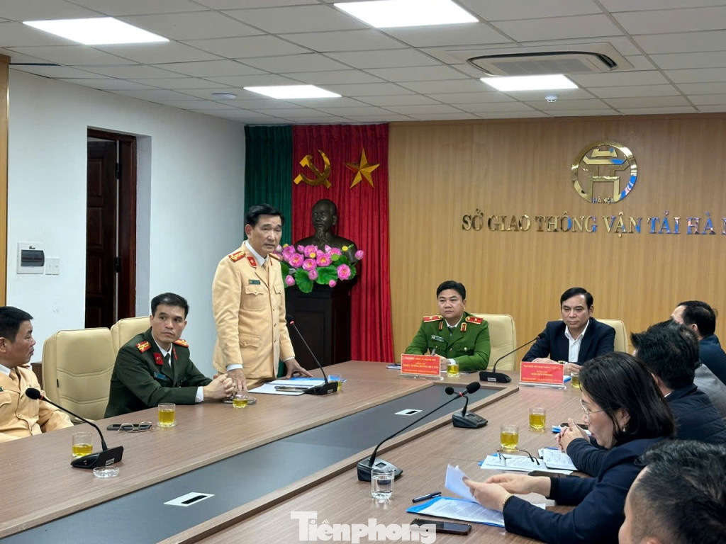 Đại diện Công an thành phố Hà Nội phát biểu tại buổi họp bàn giao. Ảnh: Trọng Đảng