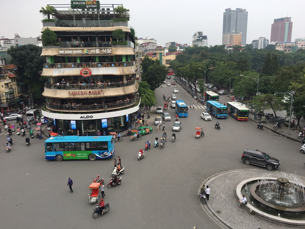 Khi từ bến tàu điện cũ được chuyển đổi sang hình thức kinh doanh thương mại, tòa nhà 5 tầng Hàm Cá Mập đã hoạt động tốt và là điểm nhấn tại Thủ đô và điểm đến của rất nhiều khách du lịch trong và ngoài nước.