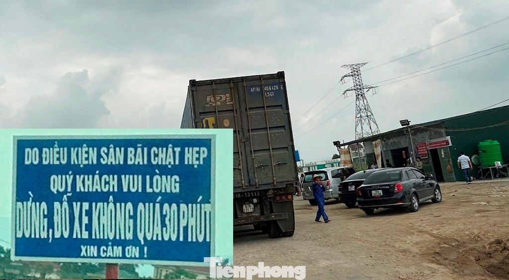 Để có phục vụ được nhiều lượt xe có nhu cầu và giảm quá tải, ngoài cử người đứng hướng dẫn các trạm còn treo/cắm biển thông báo mỗi phương tiện chỉ nên dừng đỗ tại tại không quá 30 phút (ảnh nhỏ) Để có phục vụ được nhiều lượt xe có nhu cầu và giảm quá tải, ngoài cử người đứng hướng dẫn các trạm còn treo/cắm biển thông báo mỗi phương tiện chỉ nên dừng đỗ tại tại không quá 30 phút (ảnh nhỏ)