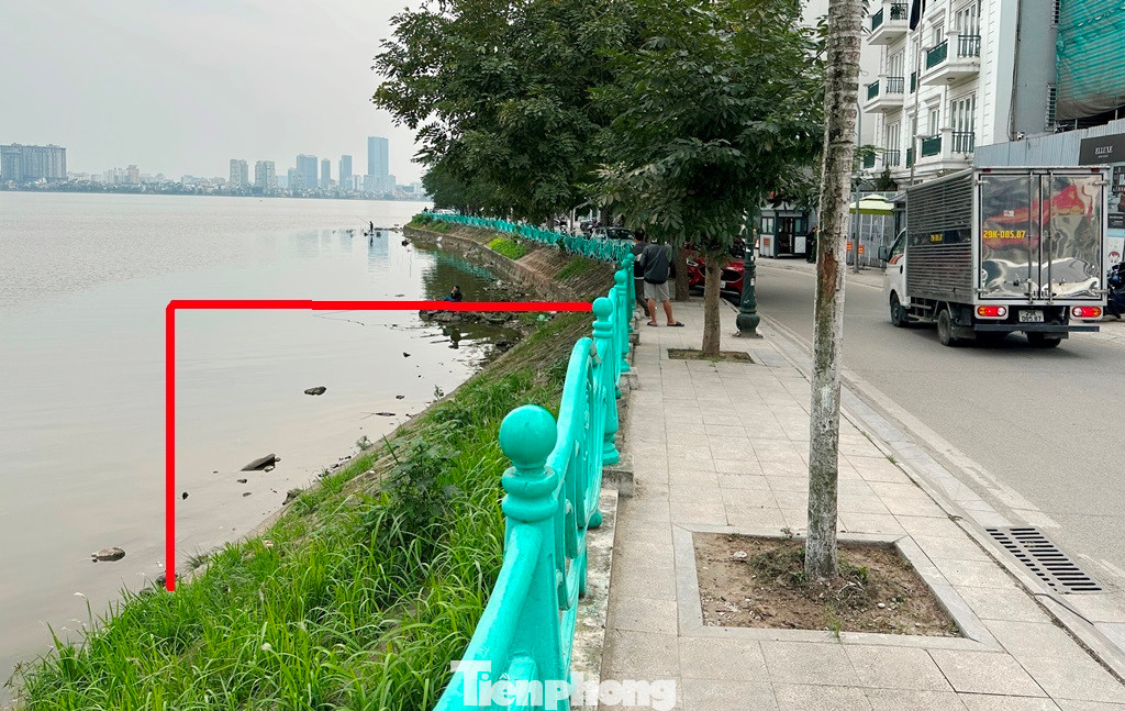 Thông tin về phương án thi công cầu cạn mở rộng đường ven Hồ Tây ngày 19/3, lãnh đạo UBND quận Tây Hồ cho biết, cầu cạn sẽ được xây dựng theo phương án lắp ghép, dạng giàn thép kết hợp bê tông, mặt cầu thảm nhựa, đảm bảo cho ô tô xe máy lưu thông bình thường theo hai chiều. Thông tin về phương án thi công cầu cạn mở rộng đường ven Hồ Tây ngày 19/3, lãnh đạo UBND quận Tây Hồ cho biết, cầu cạn sẽ được xây dựng theo phương án lắp ghép, dạng giàn thép kết hợp bê tông, mặt cầu thảm nhựa, đảm bảo cho ô tô xe máy lưu thông bình thường theo hai chiều.