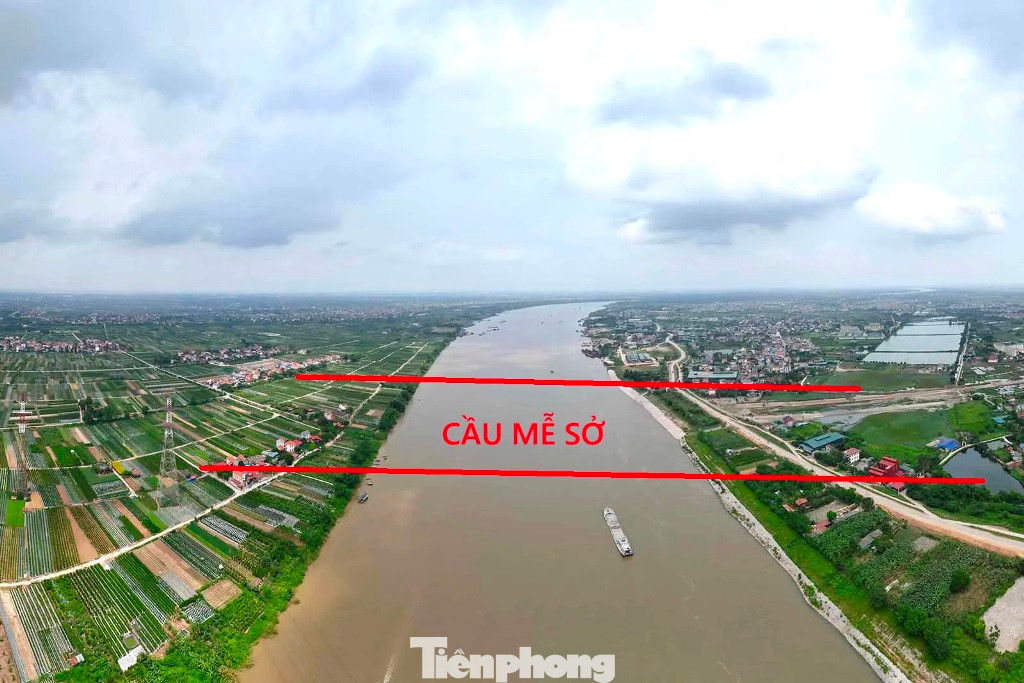 Cầu Mễ Sở, nằm trên đường Vành đai 4, kết nối huyện Thường Tín (Hà Nội) và huyện Văn Giang (tỉnh Hưng Yên). Cầu và đường dẫn được nghiên cứu dài gần 14km, rộng 6 làn xe.