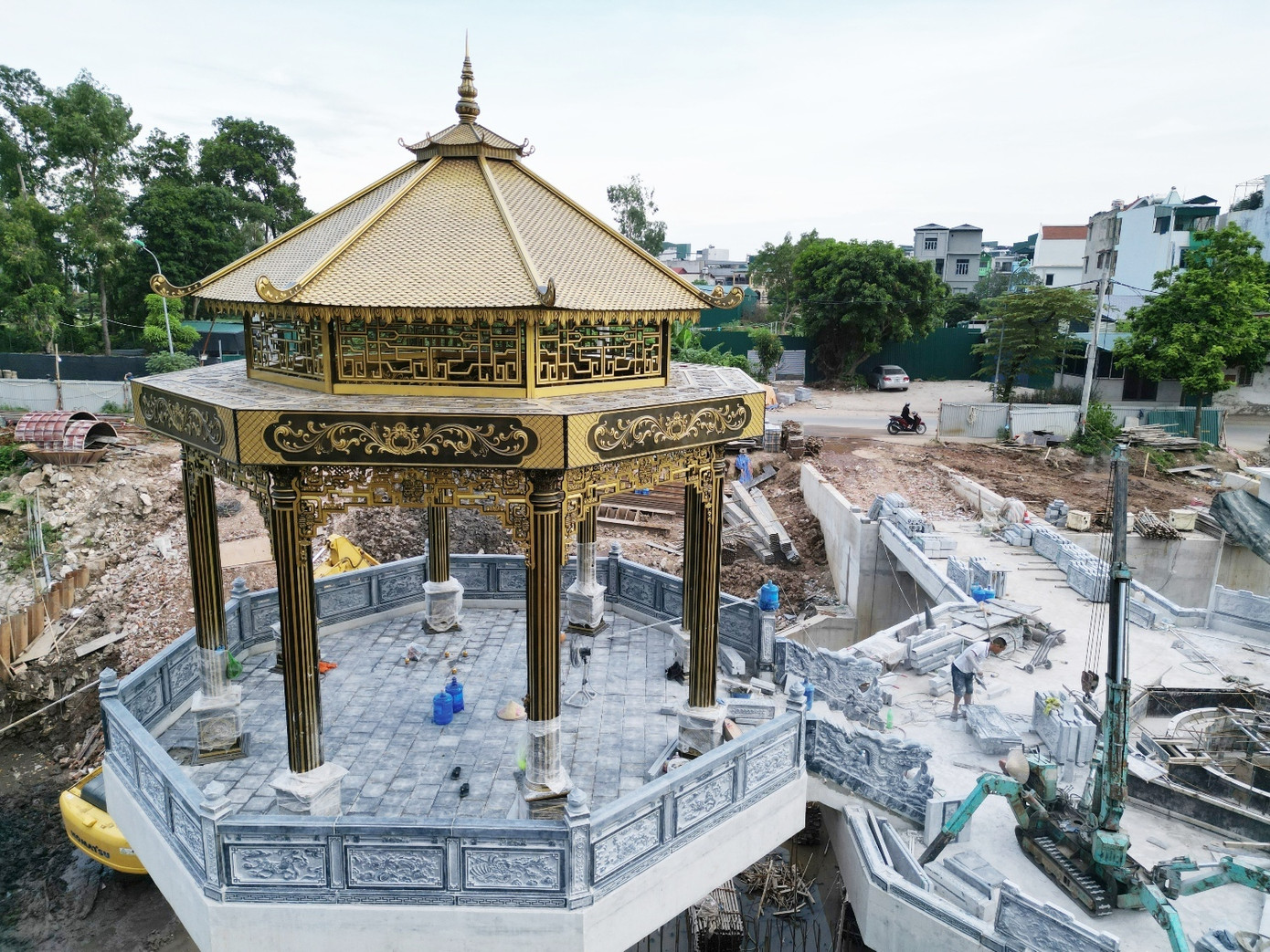 Thông tin về công trình, chủ đầu tư dự án - Ban QLDA đầu tư xây dựng công trình hạ tầng kỹ thuật và nông nghiệp TP Hà Nội cho biết, đài quan sát có kiến trúc hình bát giác, thiết kế mang tính biểu tượng truyền thống, định hướng trở thành điểm tham quan công cộng ven sông. Thông tin về công trình, chủ đầu tư dự án - Ban QLDA đầu tư xây dựng công trình hạ tầng kỹ thuật và nông nghiệp TP Hà Nội cho biết, đài quan sát có kiến trúc hình bát giác, thiết kế mang tính biểu tượng truyền thống, định hướng trở thành điểm tham quan công cộng ven sông.