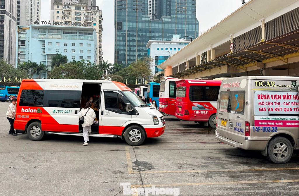 Với các bến như Giáp Bát, Gia Lâm lãnh đạo bến xe cho biết, tính đến 14h hôm nay, lượng khách ra bến xe tăng khoảng gấp 2 lần.