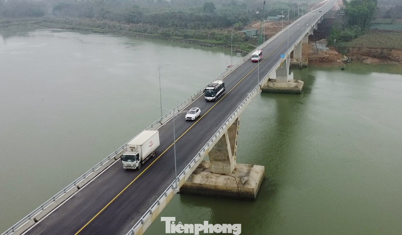 Ngoài ra theo Ban Quản lý dự án đầu tư xây dựng công trình giao thông tỉnh Thanh Hóa, cầu còn có mục tiêu tạo tiền đề hình thành các khu công nghiệp hiện đại trong khu vực, đồng thời giảm áp lực giao thông qua Quốc lộ 45, Quốc lộ 217 về Quốc lộ 1A.