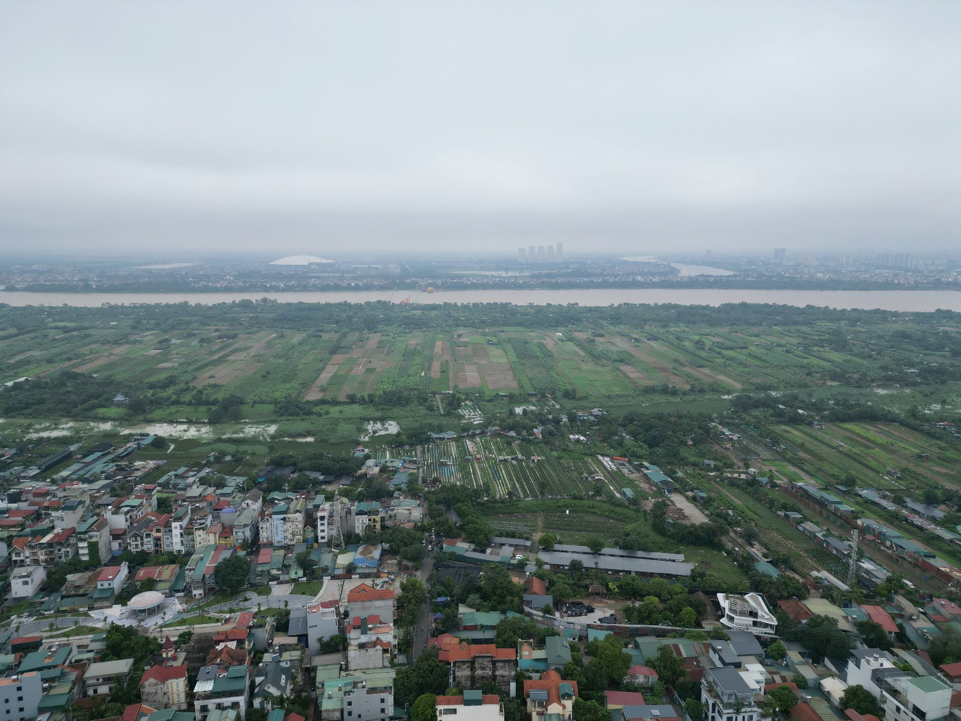 Liên danh Tập đoàn Đèo Cả - Văn Phú vừa cho biết, đã đề xuất kế hoạch chi tiết và toàn diện cho dự án “Xây dựng Đại lộ và cảnh quan ven sông Hồng” lên UBND TP Hà Nội. Phạm vi dự án được nghiên cứu nằm ngoài đê - khu vực bãi sông. Liên danh Tập đoàn Đèo Cả - Văn Phú vừa cho biết, đã đề xuất kế hoạch chi tiết và toàn diện cho dự án “Xây dựng Đại lộ và cảnh quan ven sông Hồng” lên UBND TP Hà Nội. Phạm vi dự án được nghiên cứu nằm ngoài đê - khu vực bãi sông.