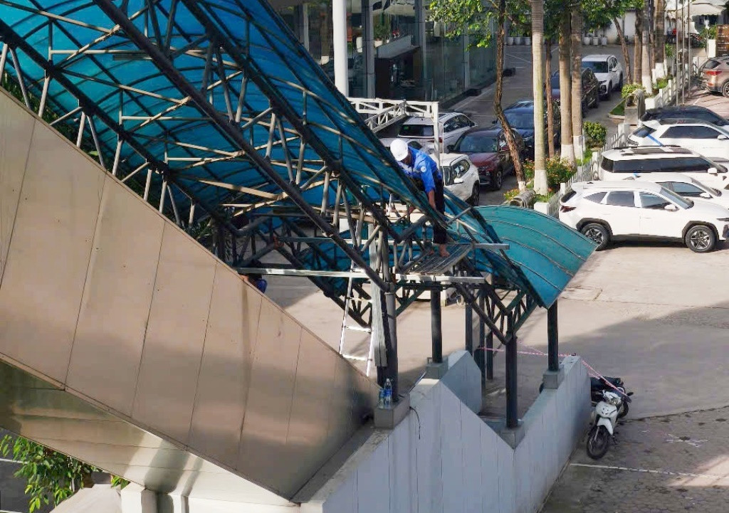 Với 01 thang máy tại ga Thượng Đình và 01 thang cuốn tại ga Phùng Khoang phát sinh lỗi kỹ thuật, hiện cũng đang được khắc phục, dự kiến hoàn thành trước 6/6.