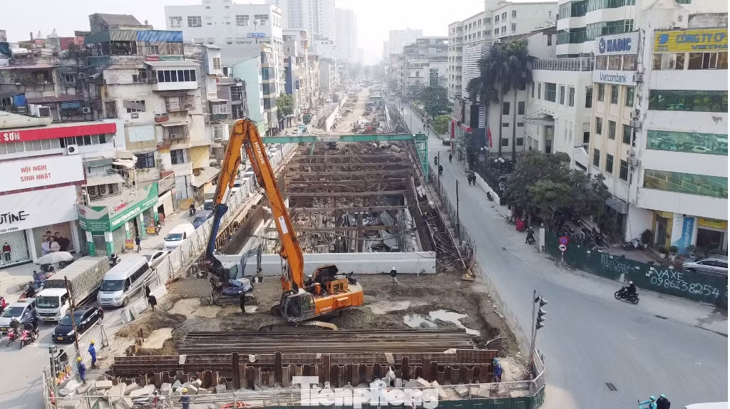 Hiện công trường dự án đang thi công ngày đêm. Hiện công trường dự án đang thi công ngày đêm.